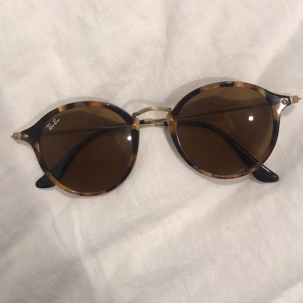 Tortoise Shell Circular Ray Bans - image 1
